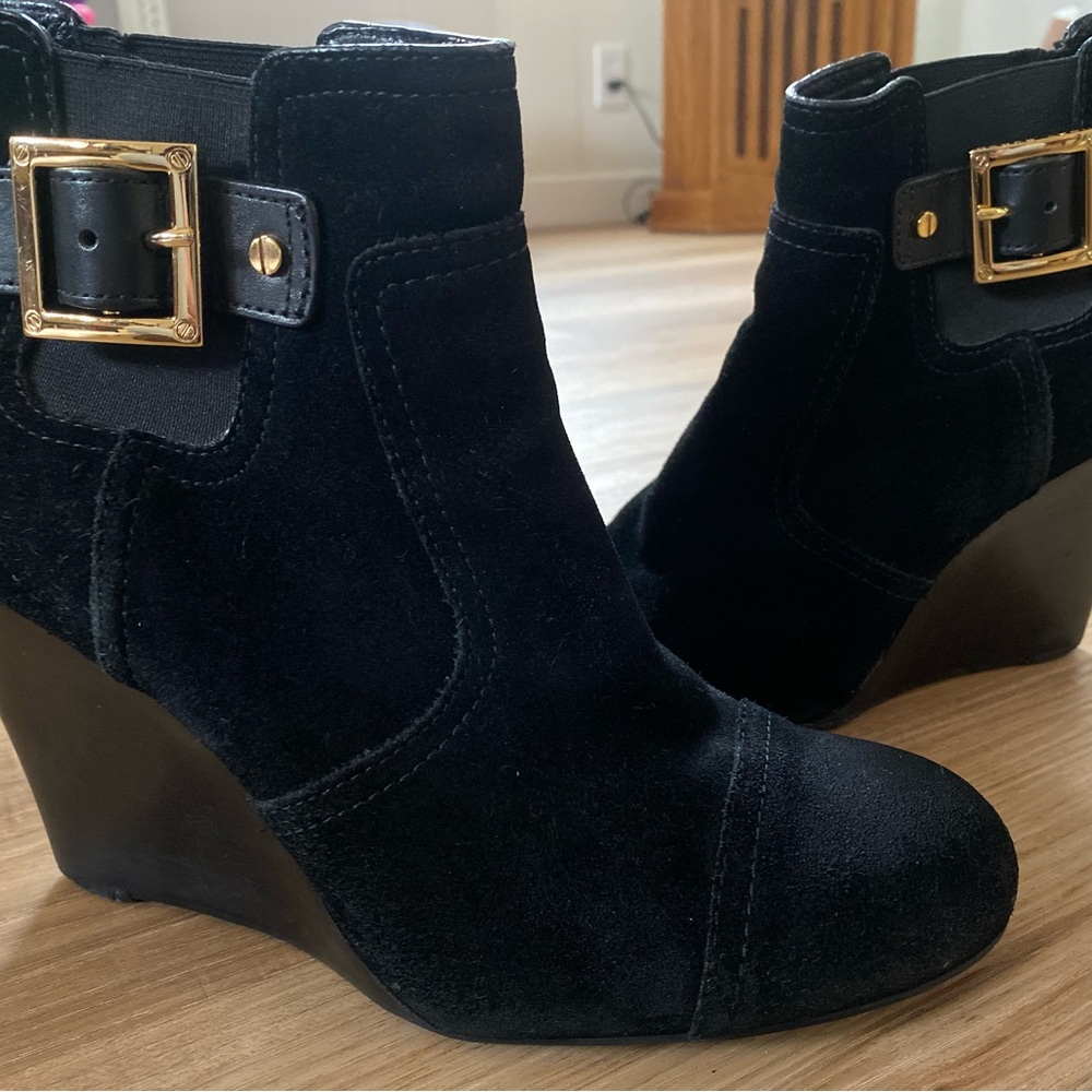 🔥🔥Tory Burch Real Leather Black Heeled Wedged Ankle Pull-Up Boots w/Gold Buckles